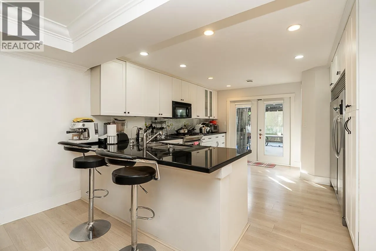 4875 LINDEN DRIVE