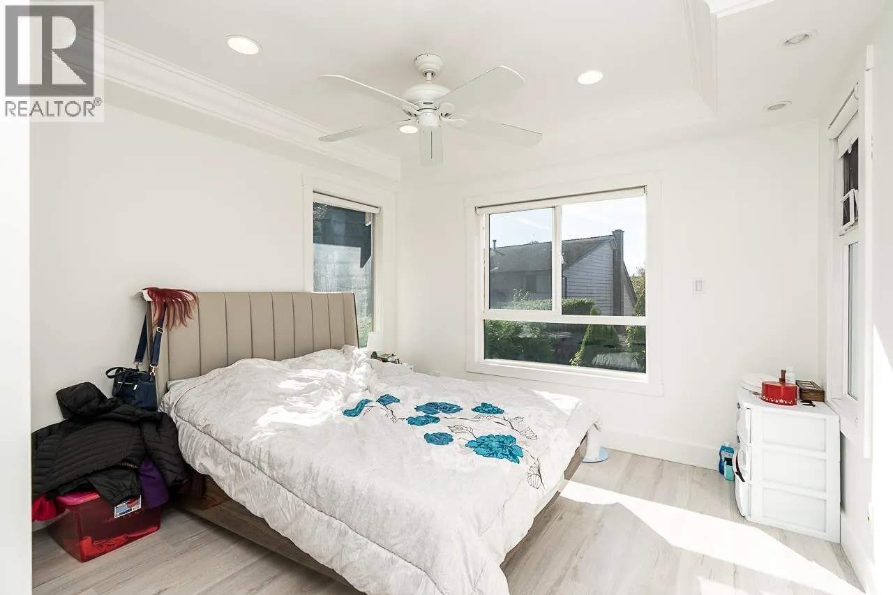 4875 LINDEN DRIVE