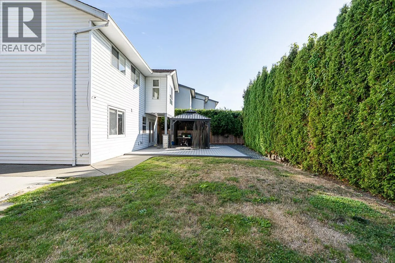 4875 LINDEN DRIVE