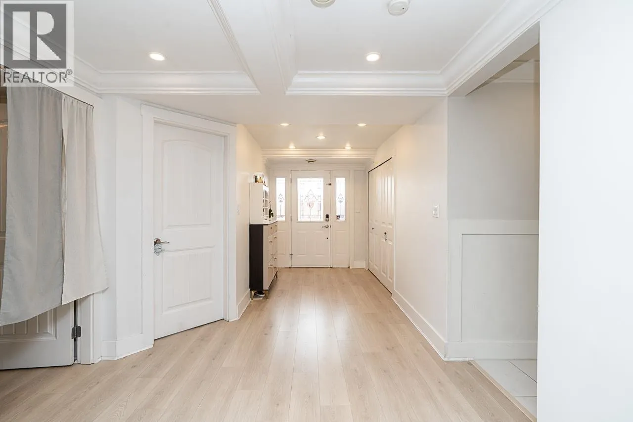 4875 LINDEN DRIVE