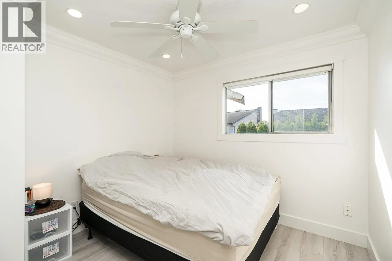 4875 LINDEN DRIVE