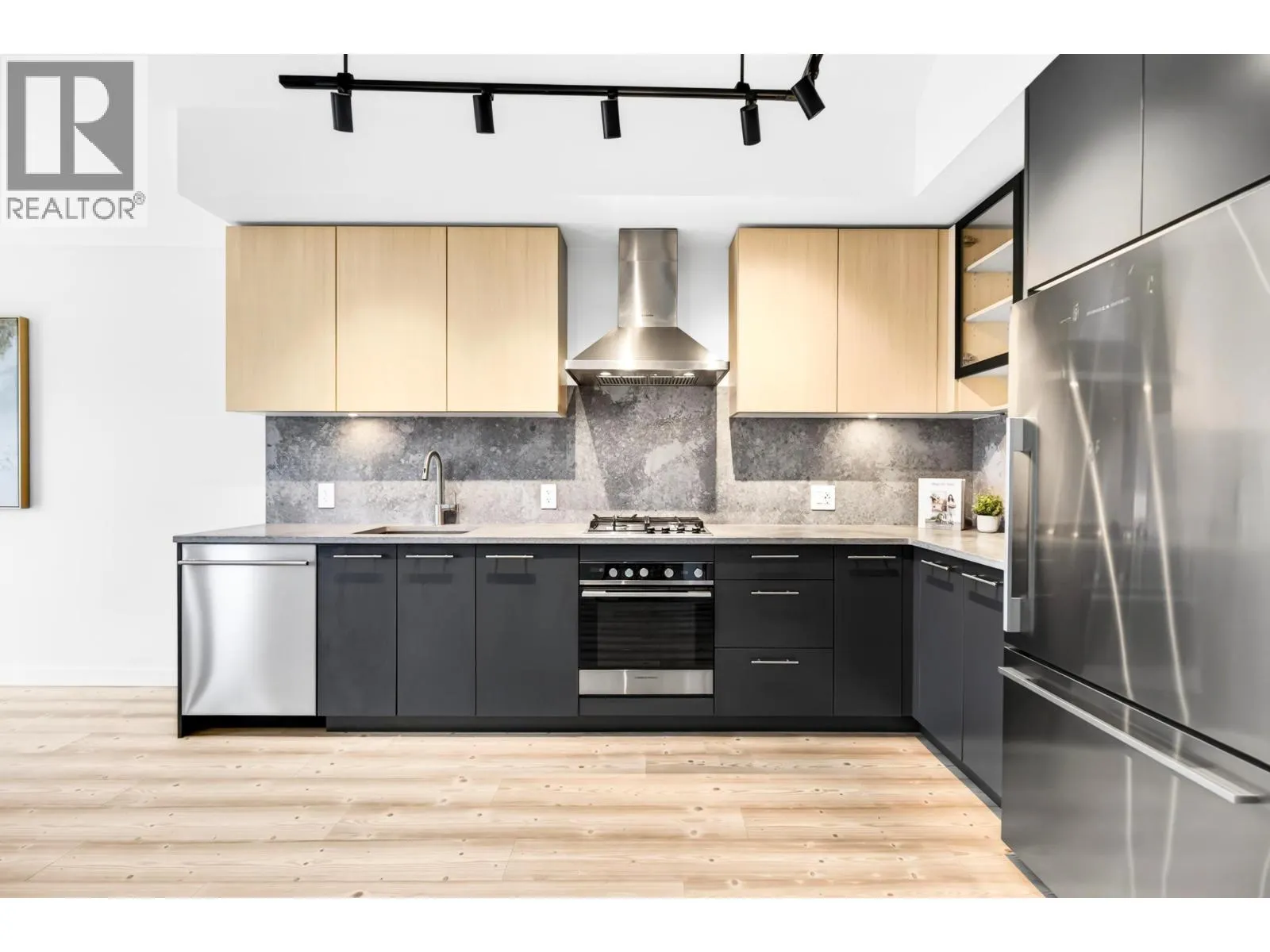 311 251 BOUNDARY BAY ROAD