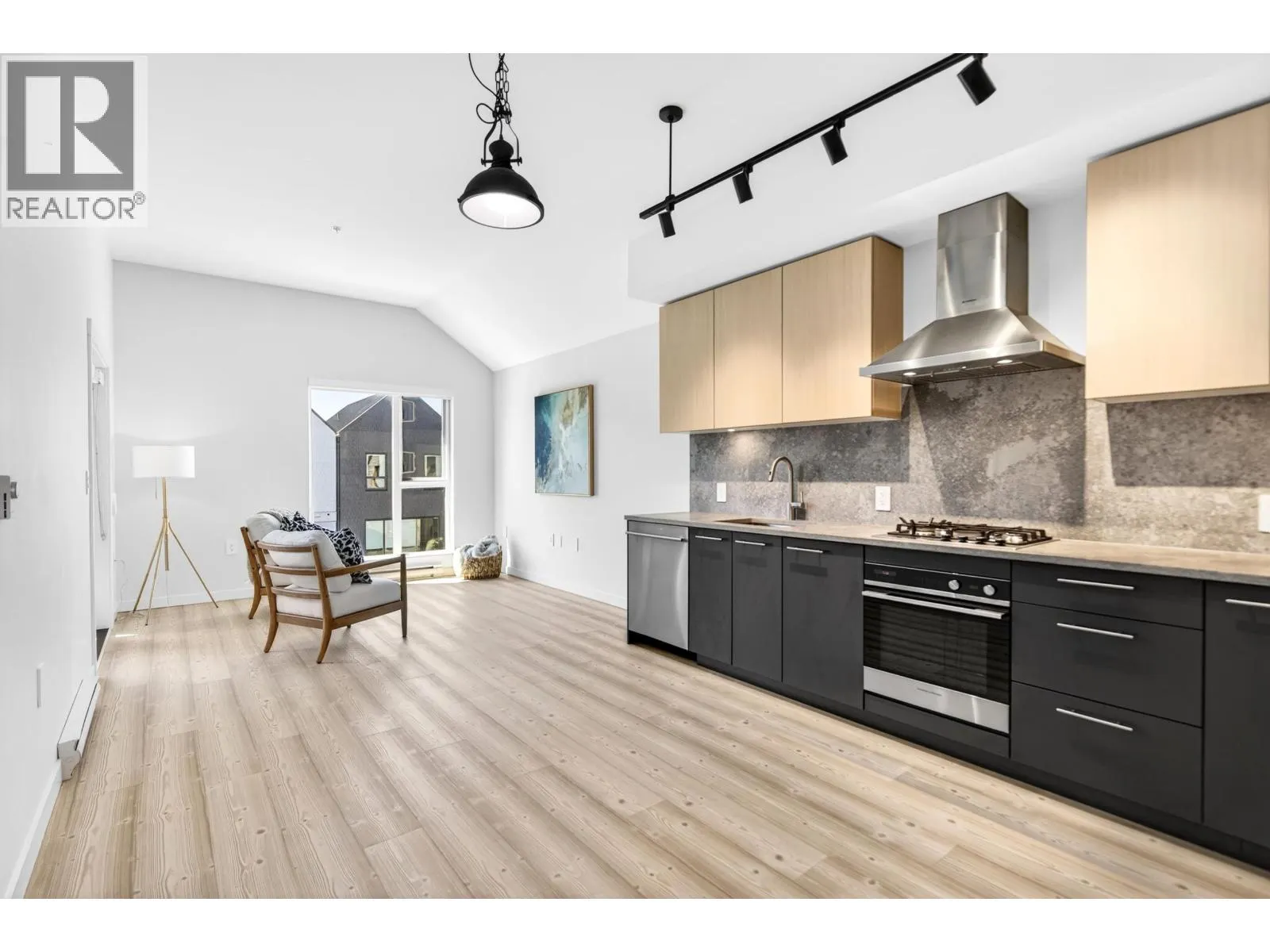 311 251 BOUNDARY BAY ROAD