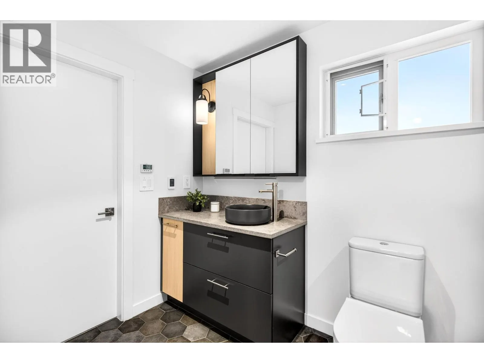 311 251 BOUNDARY BAY ROAD