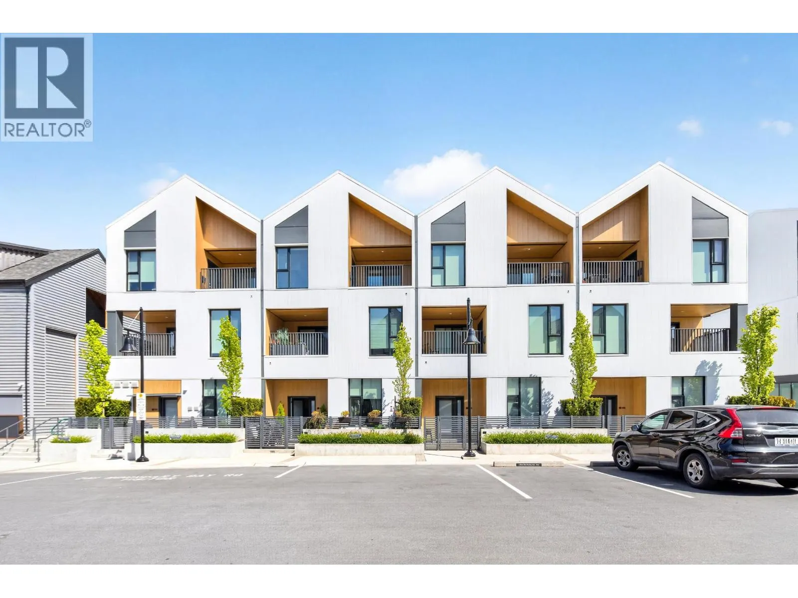 311 251 BOUNDARY BAY ROAD