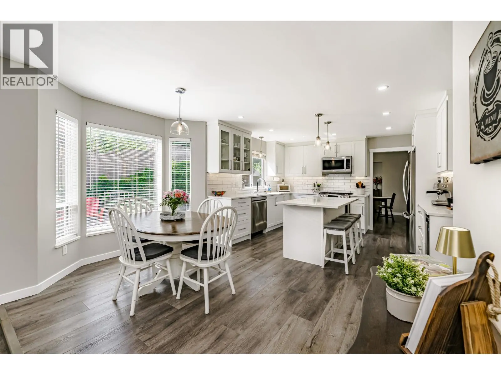 1328 HONEYSUCKLE LANE