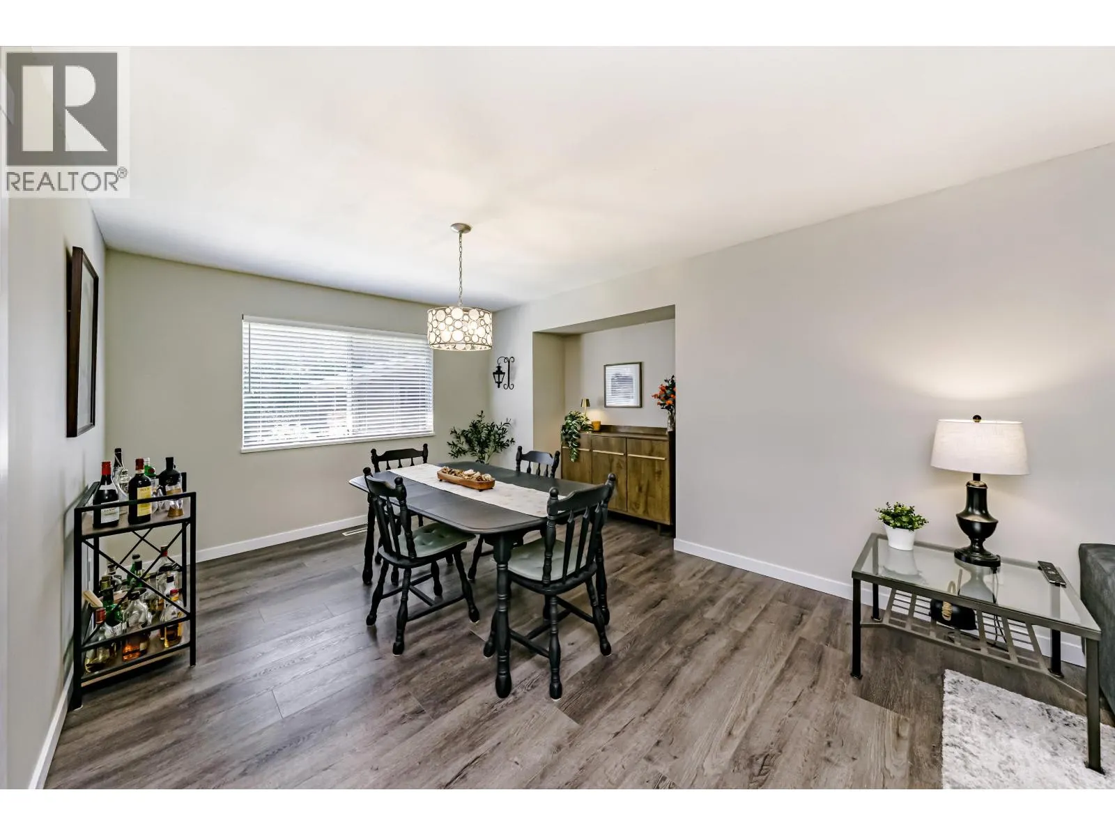 1328 HONEYSUCKLE LANE