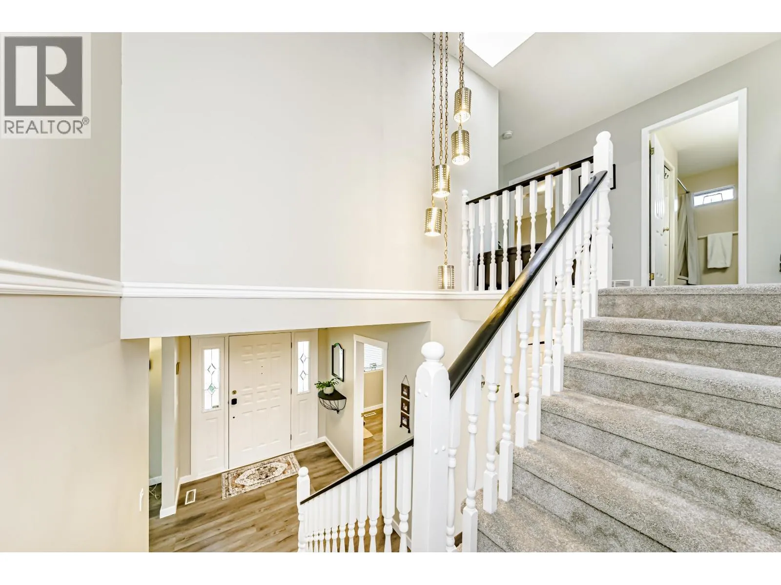 1328 HONEYSUCKLE LANE