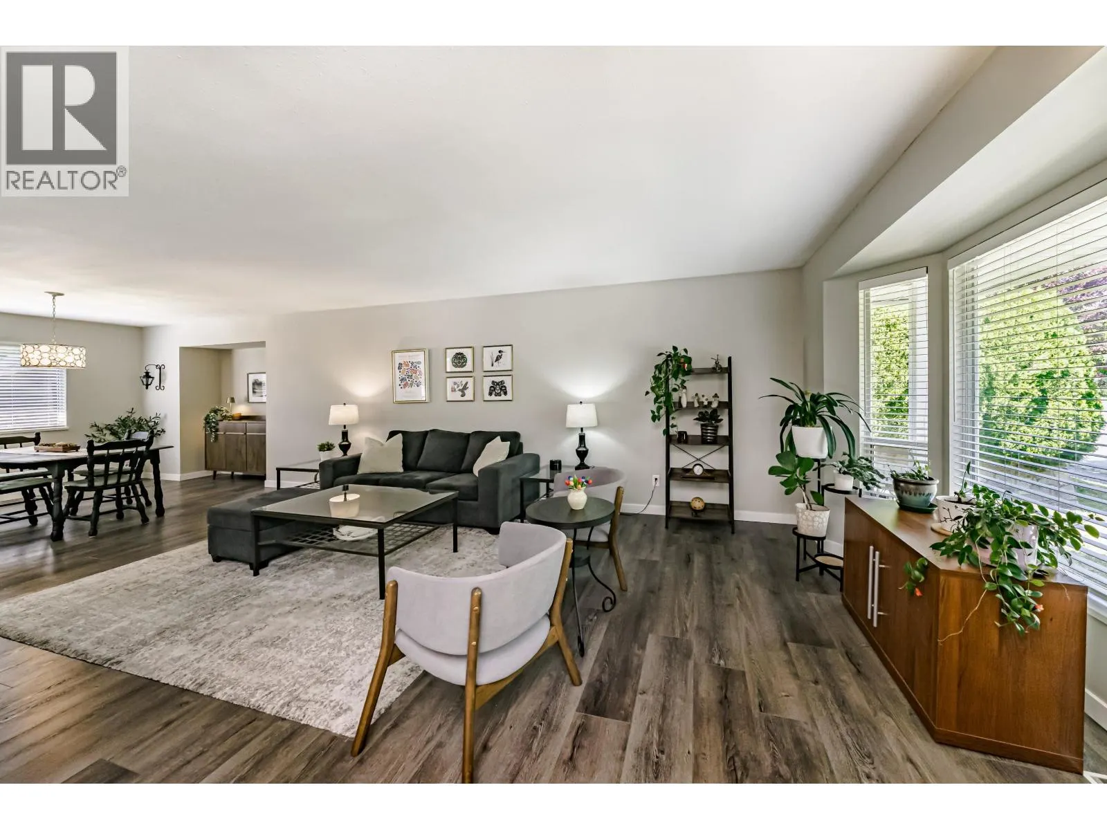 1328 HONEYSUCKLE LANE