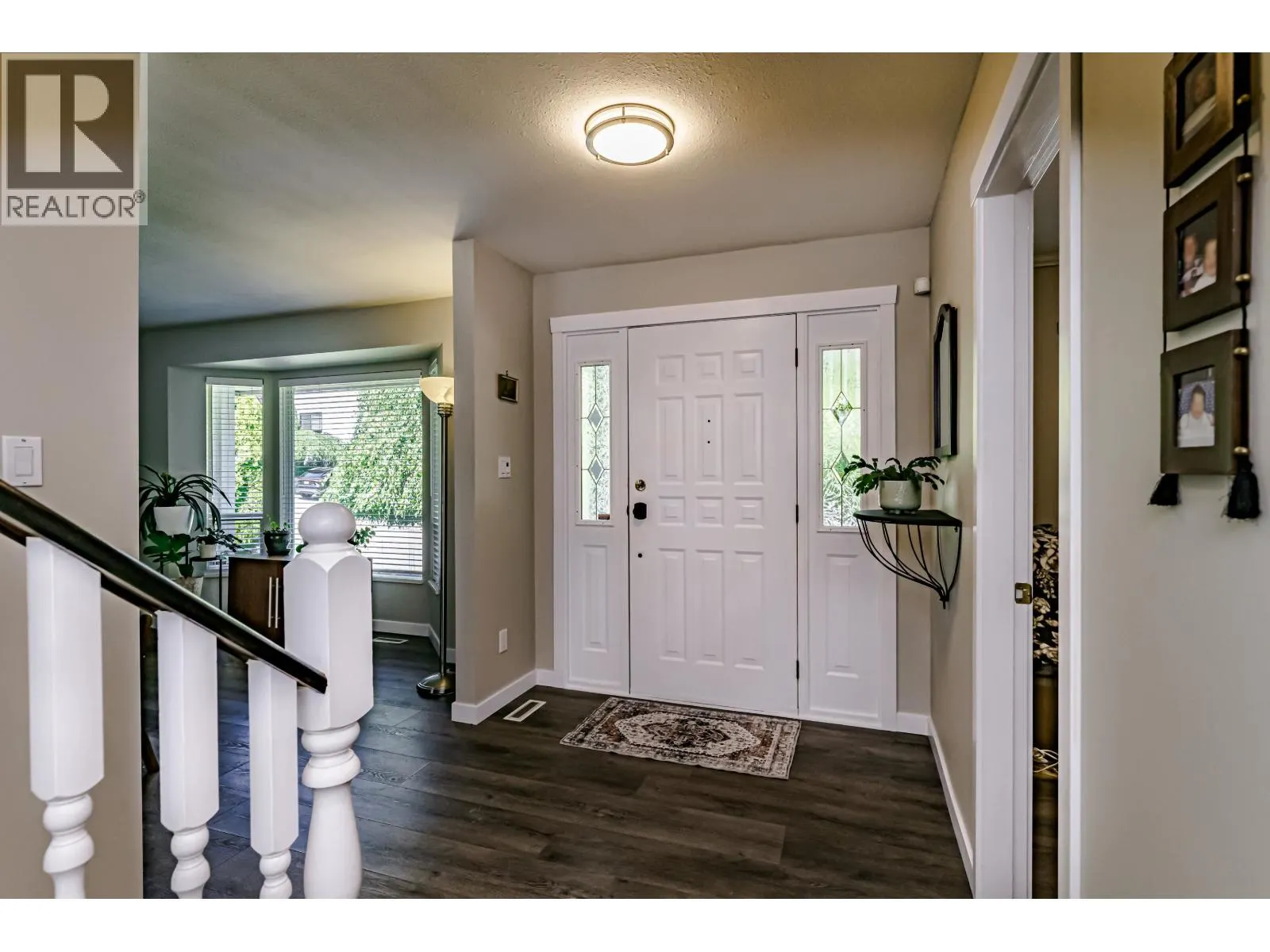 1328 HONEYSUCKLE LANE