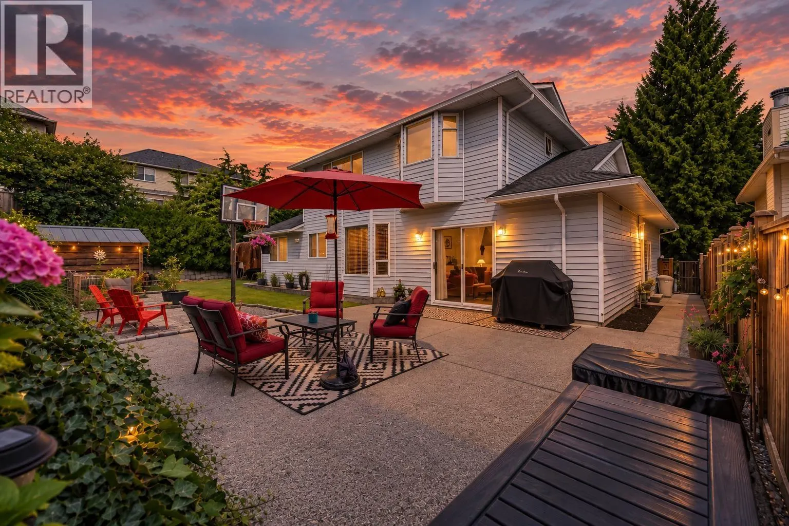 1328 HONEYSUCKLE LANE