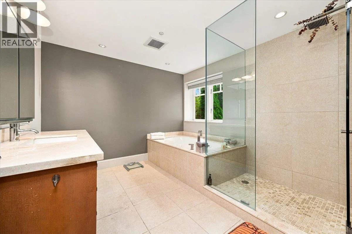 1952 BELLEVUE AVENUE