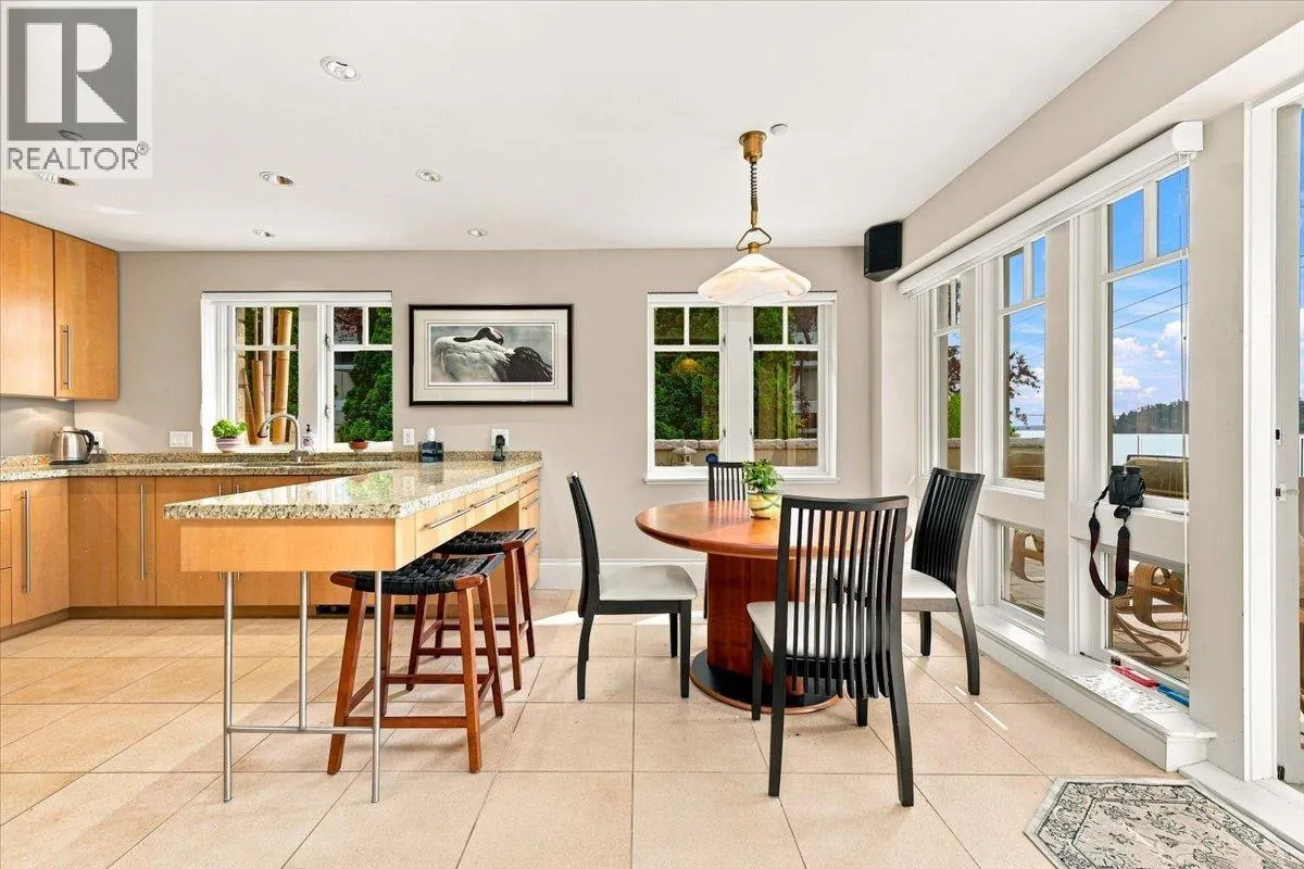 1952 BELLEVUE AVENUE