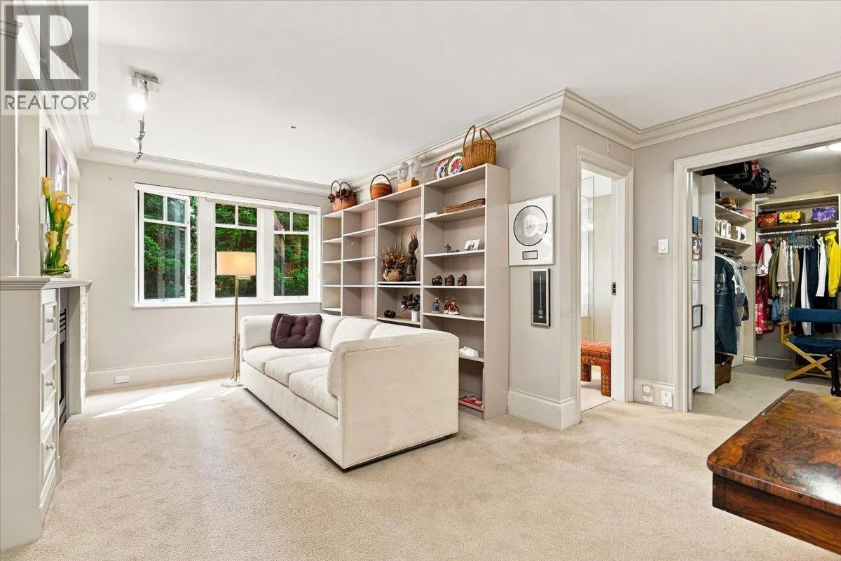 1952 BELLEVUE AVENUE