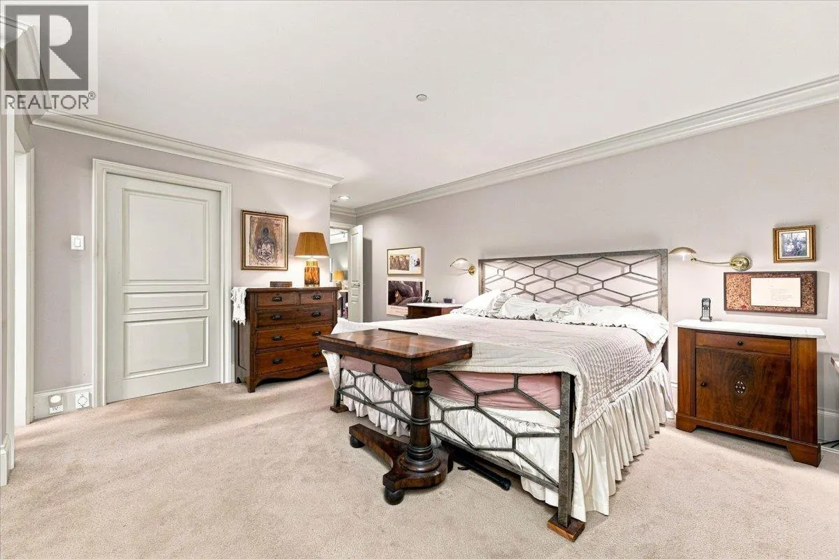 1952 BELLEVUE AVENUE