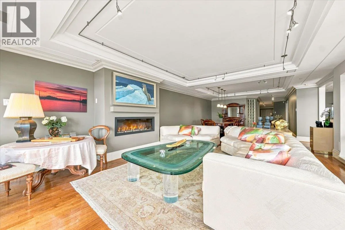 1952 BELLEVUE AVENUE
