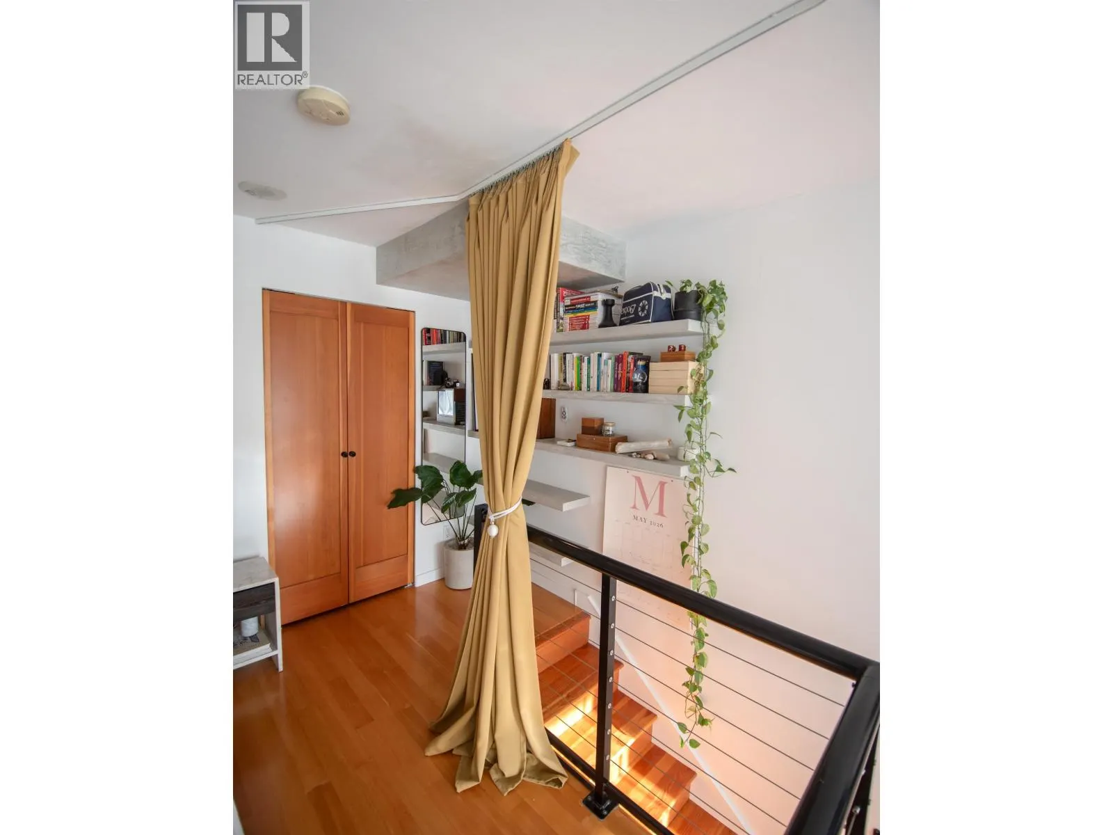 211 10 RENAISSANCE SQUARE