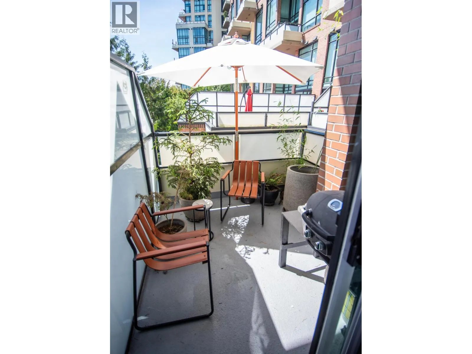 211 10 RENAISSANCE SQUARE