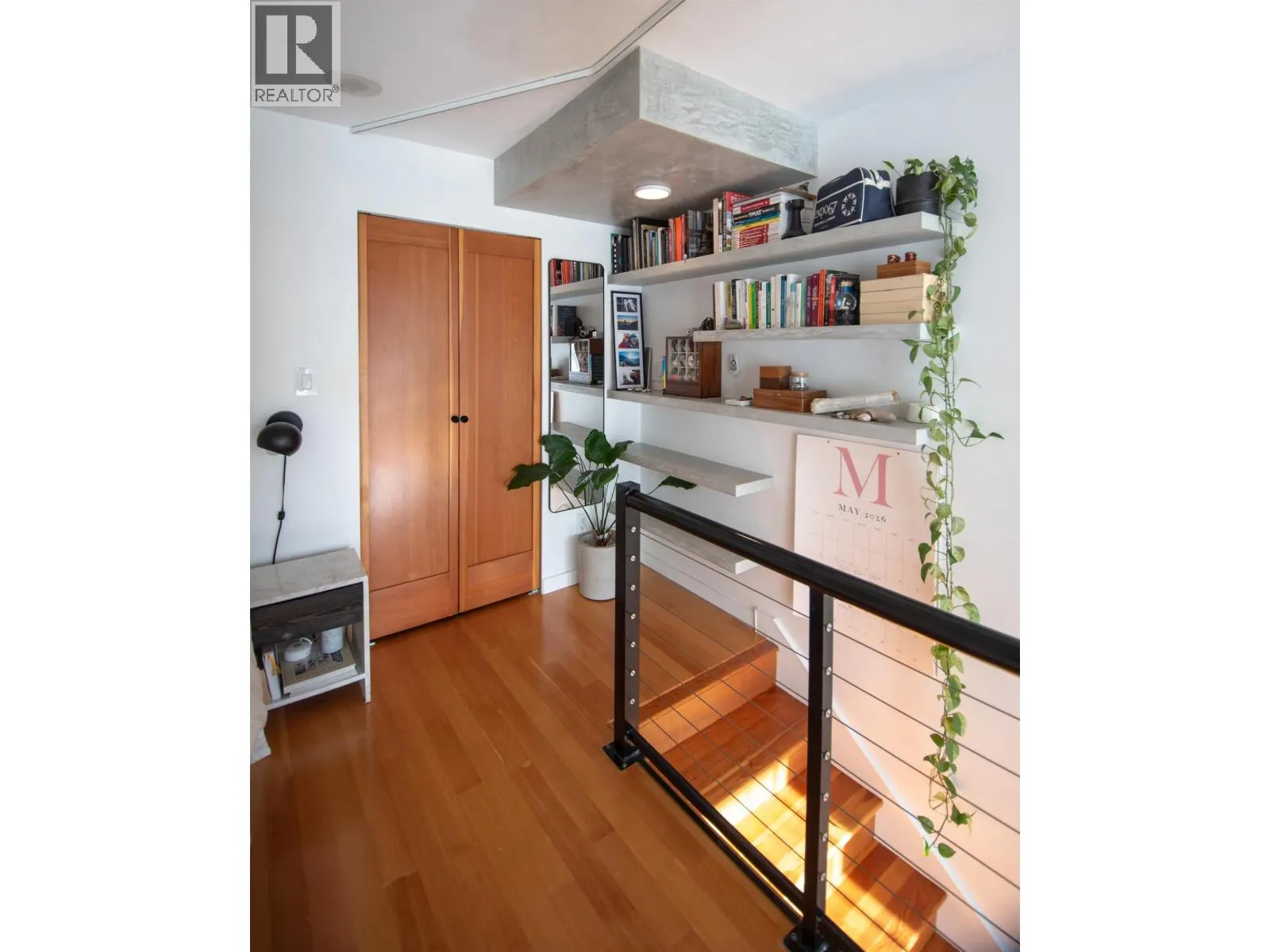 211 10 RENAISSANCE SQUARE
