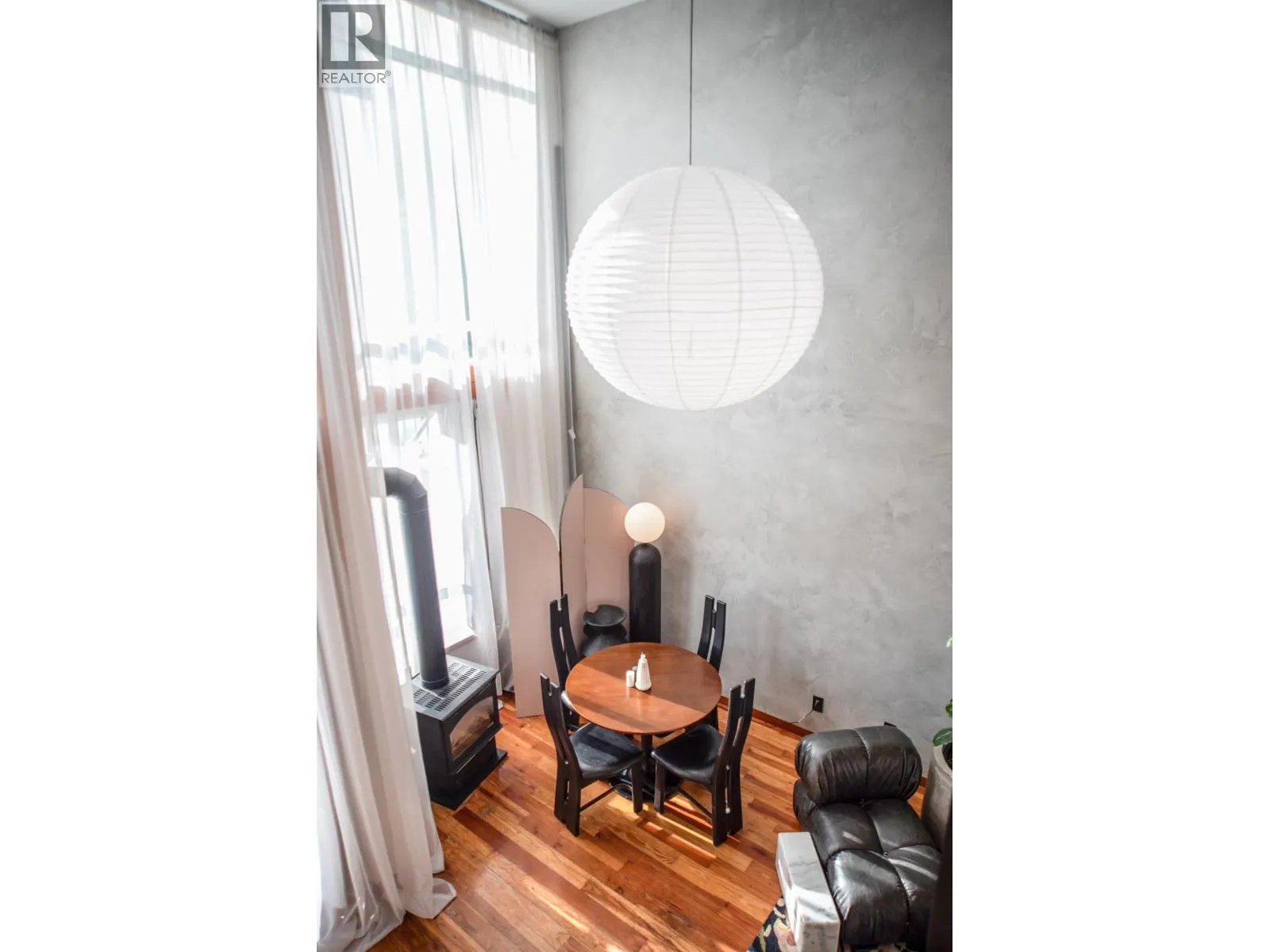 211 10 RENAISSANCE SQUARE