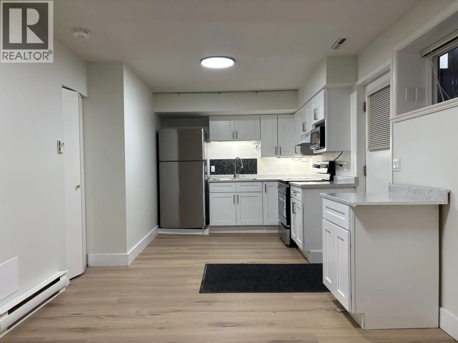 941 SELKIRK CRESCENT