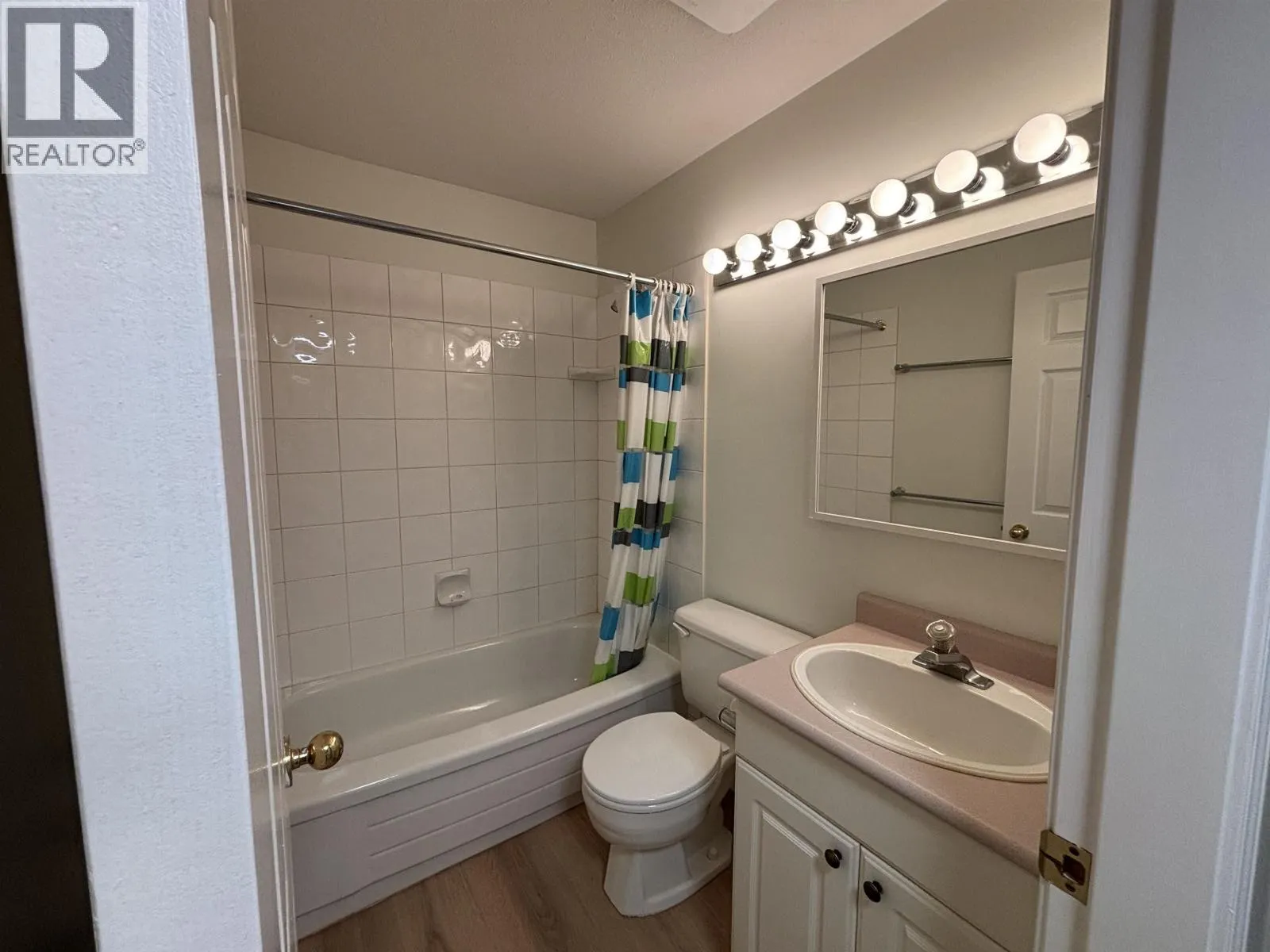 941 SELKIRK CRESCENT