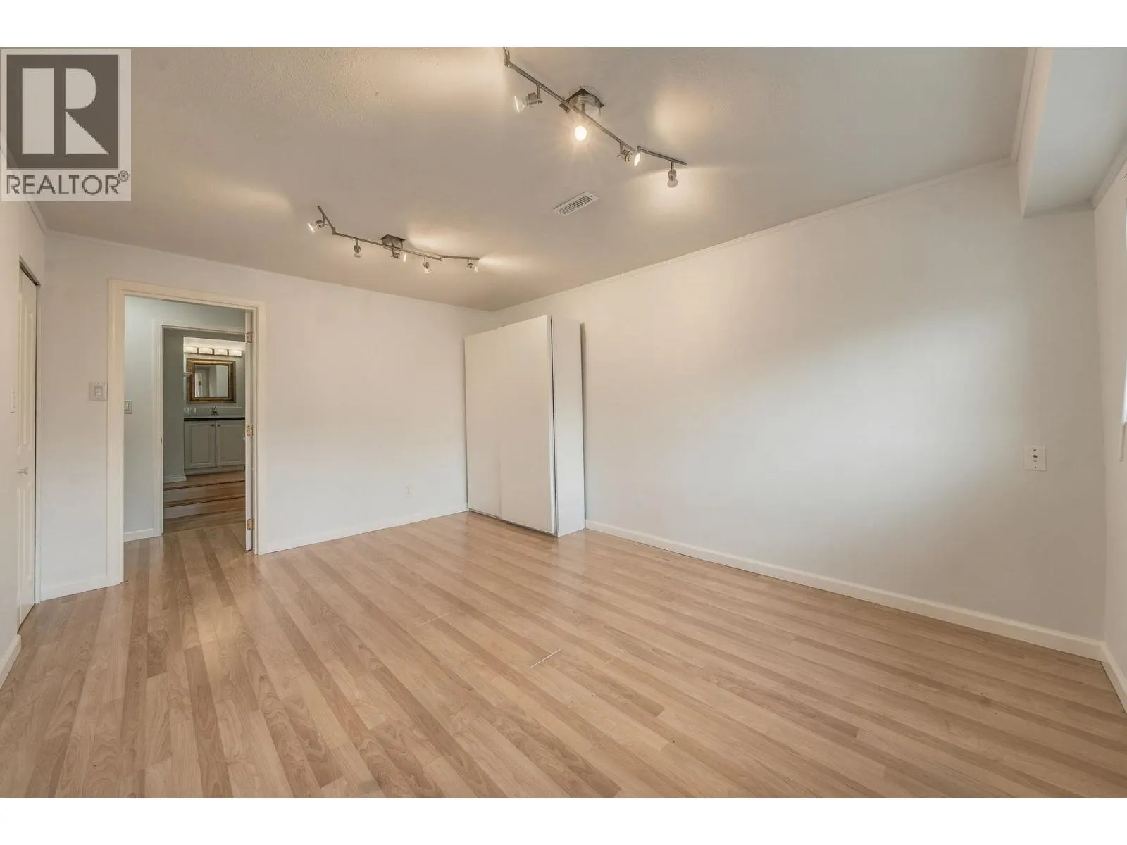 1231 RIVER DRIVE