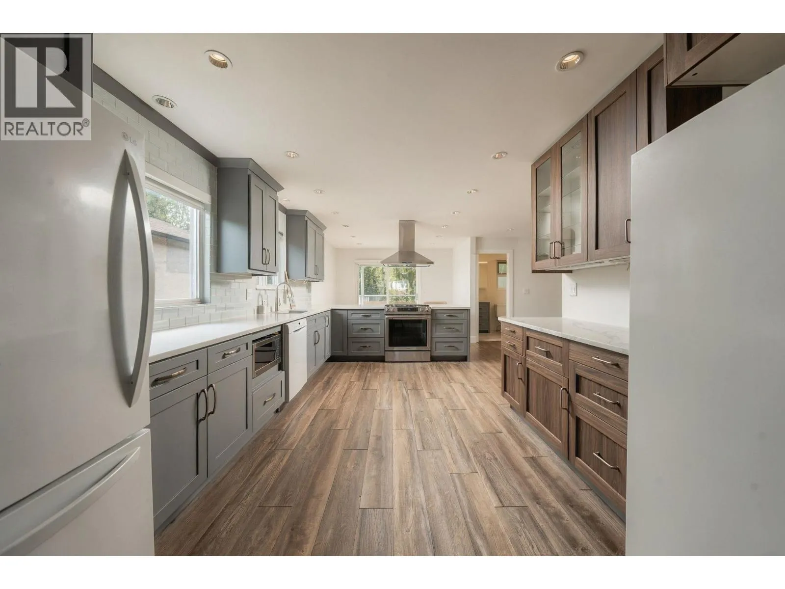 1231 RIVER DRIVE