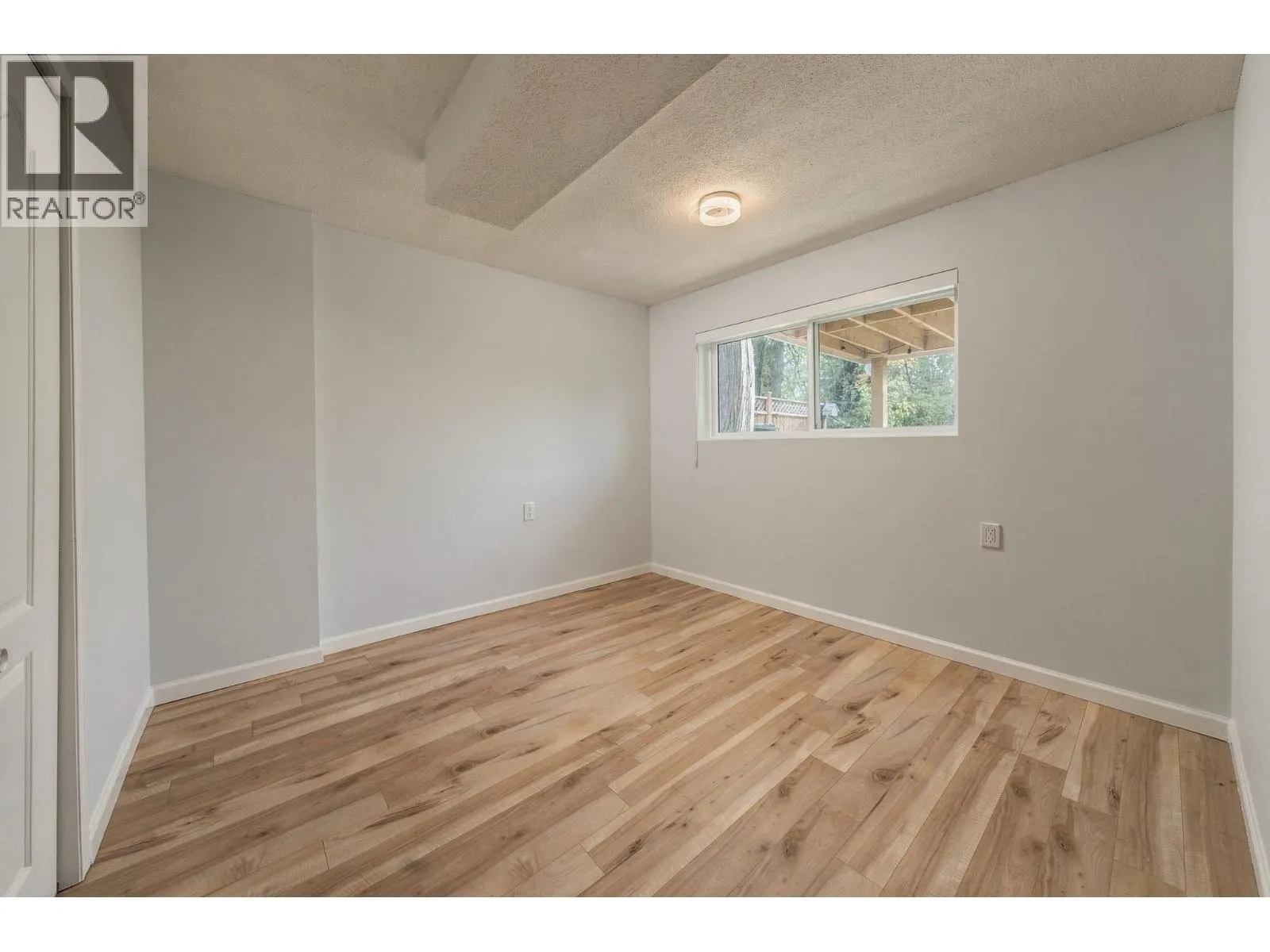 1231 RIVER DRIVE