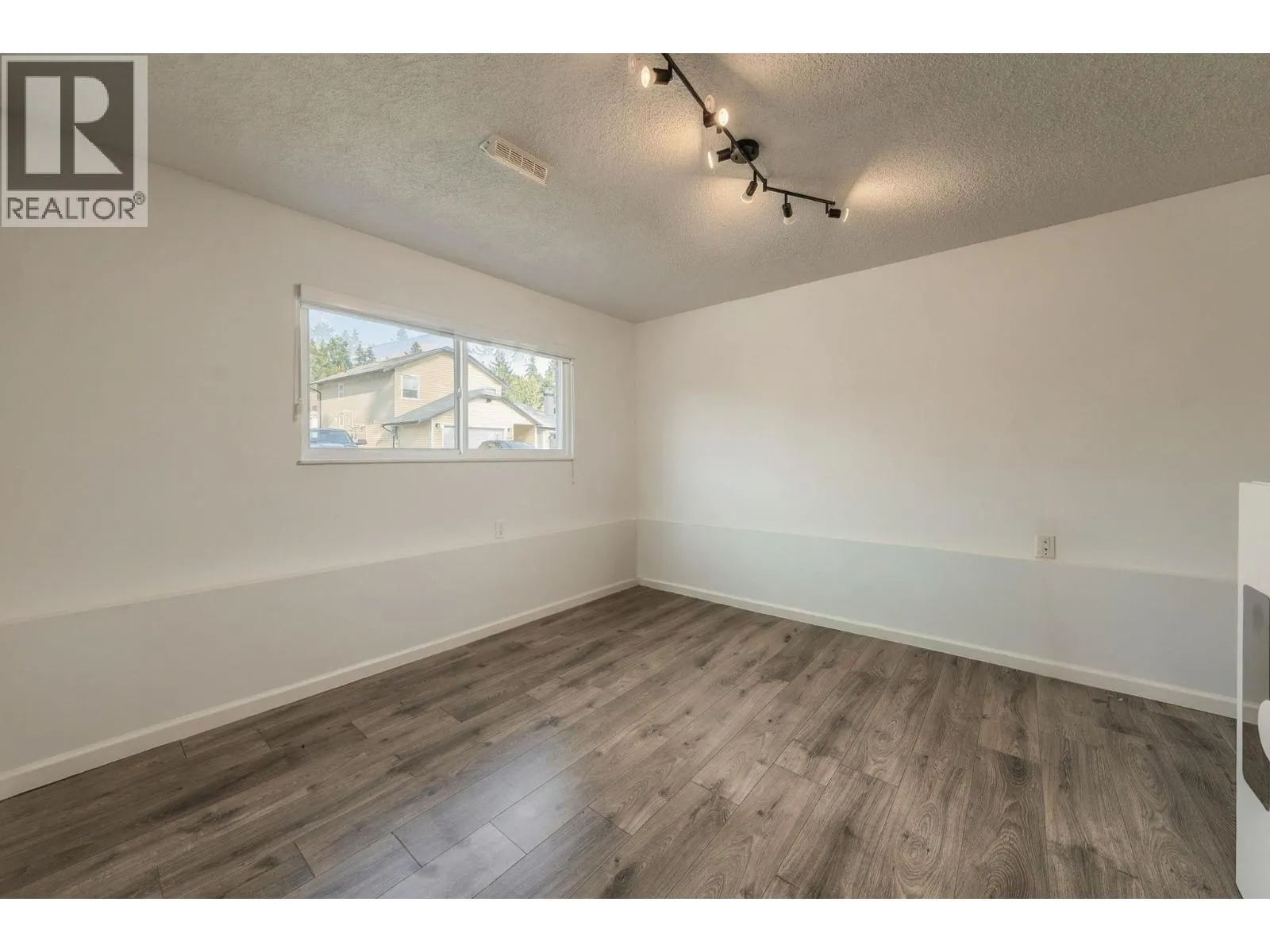 1231 RIVER DRIVE