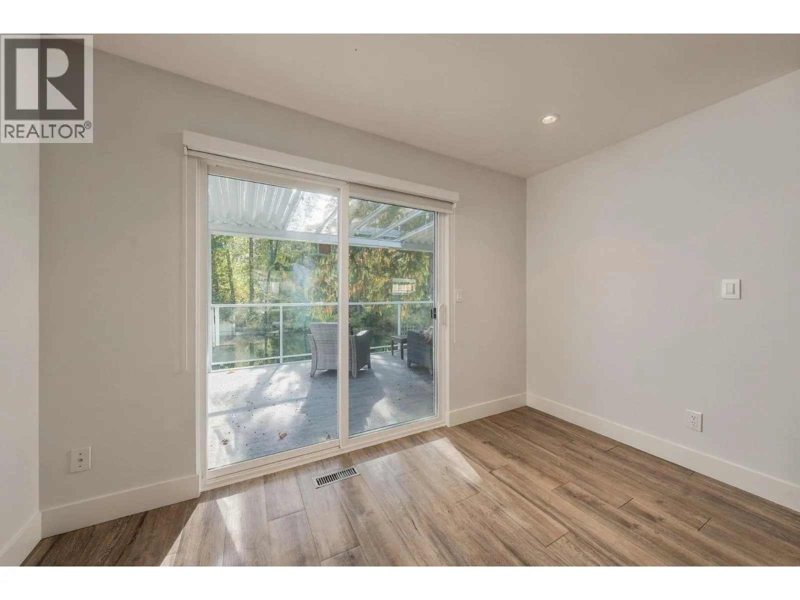 1231 RIVER DRIVE