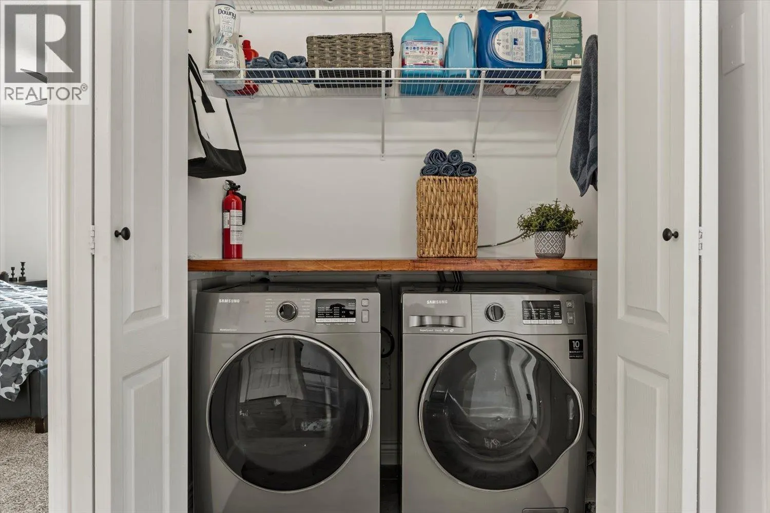 61 11737 236 STREET