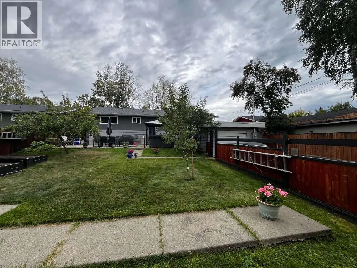 321 N OGILVIE STREET