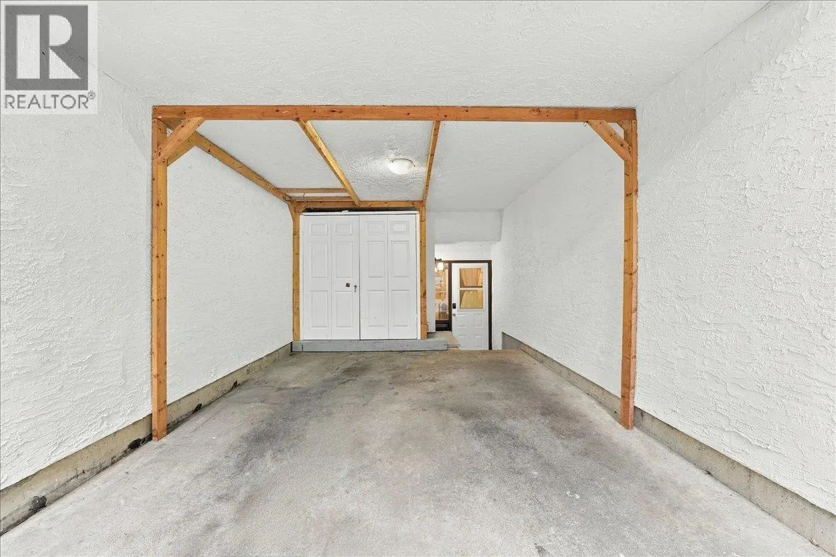 5 1240 FALCON DRIVE