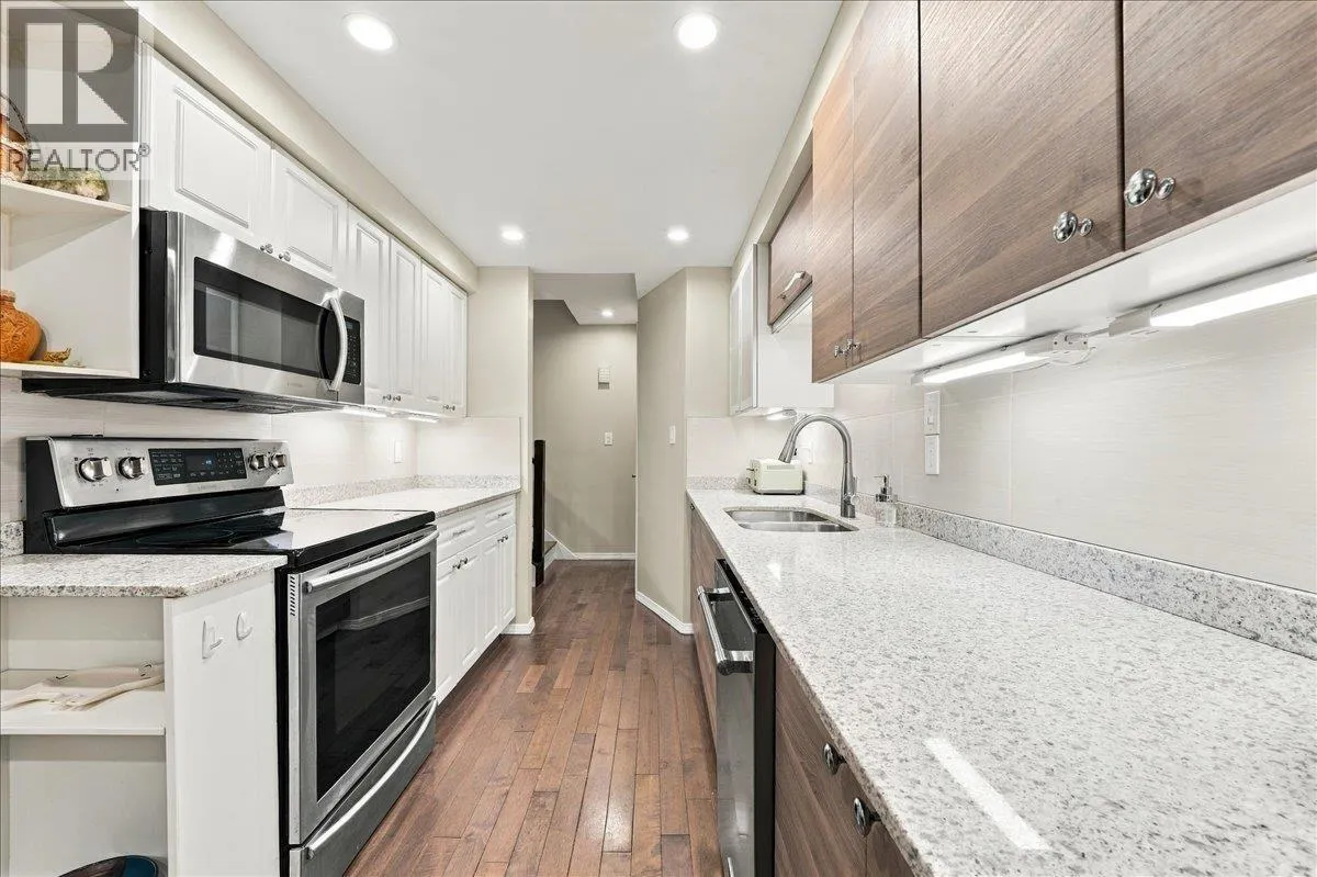 5 1240 FALCON DRIVE