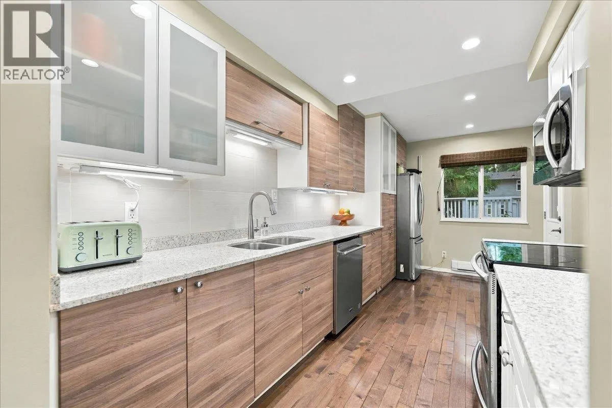 5 1240 FALCON DRIVE