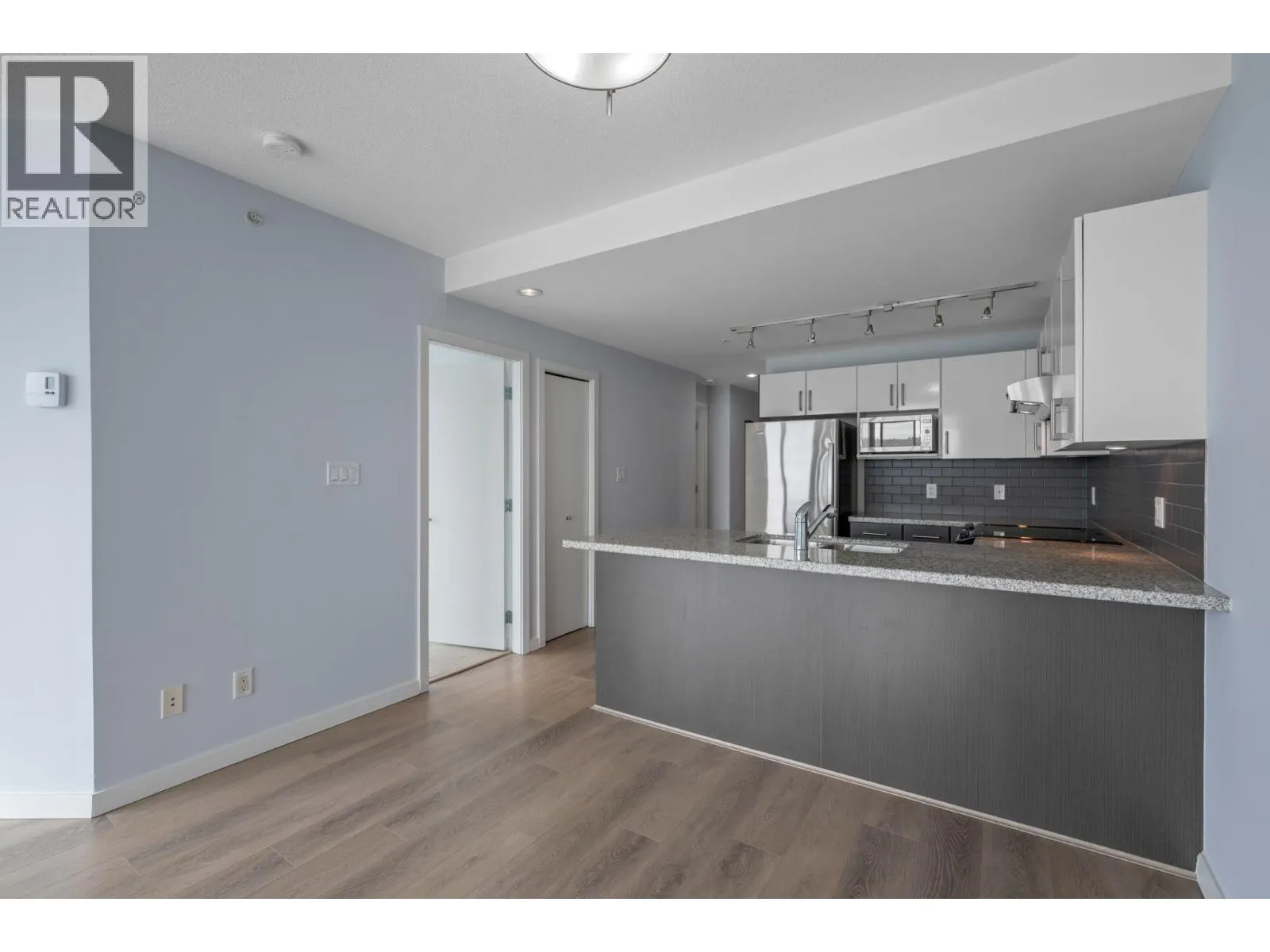 1809 14 BEGBIE STREET