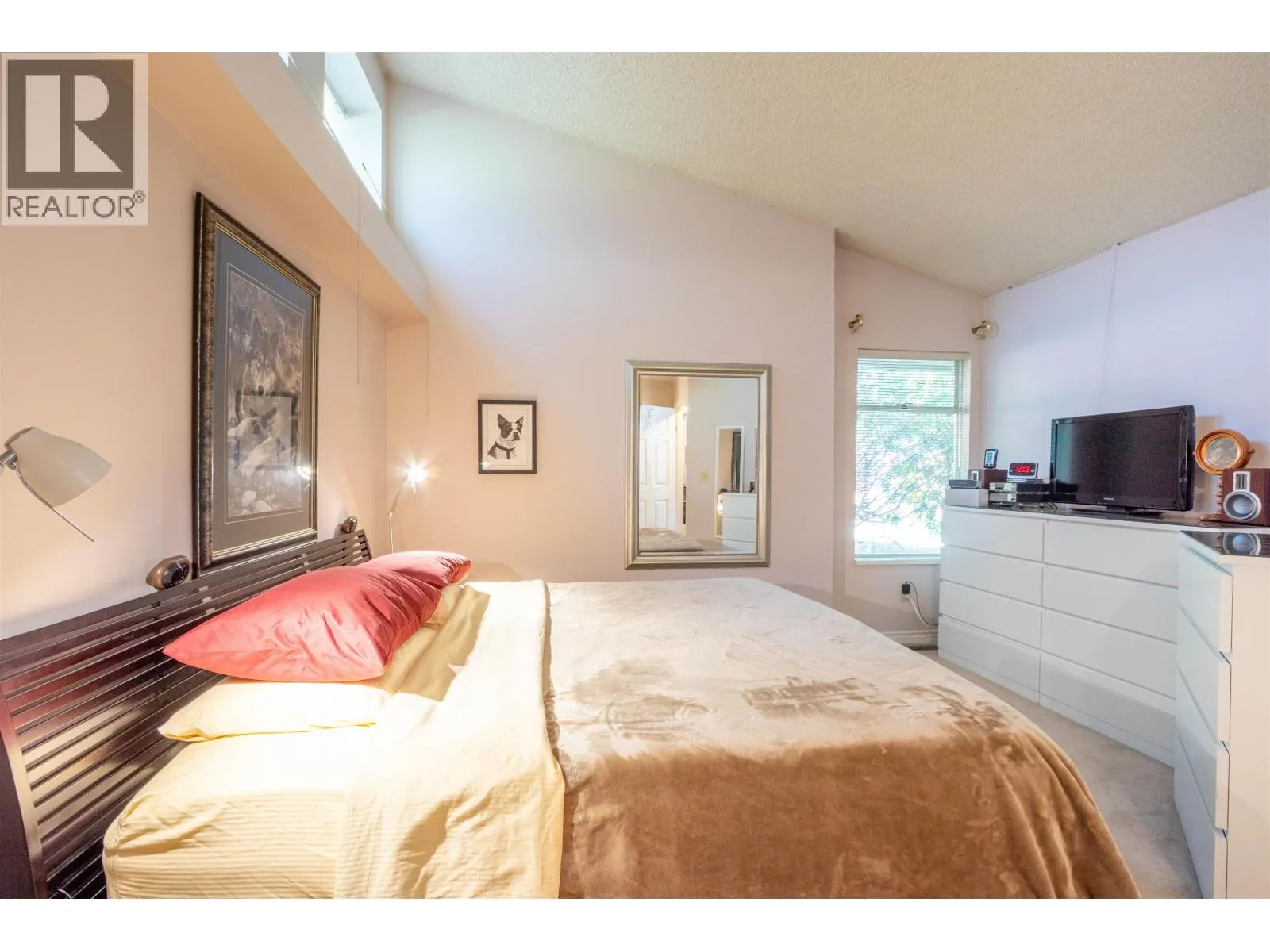 35 1190 FALCON DRIVE