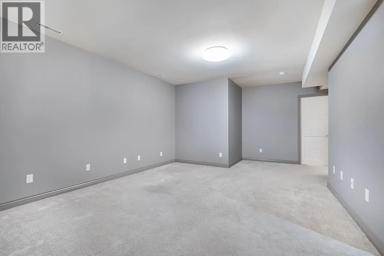 704 1180 FALCON DRIVE
