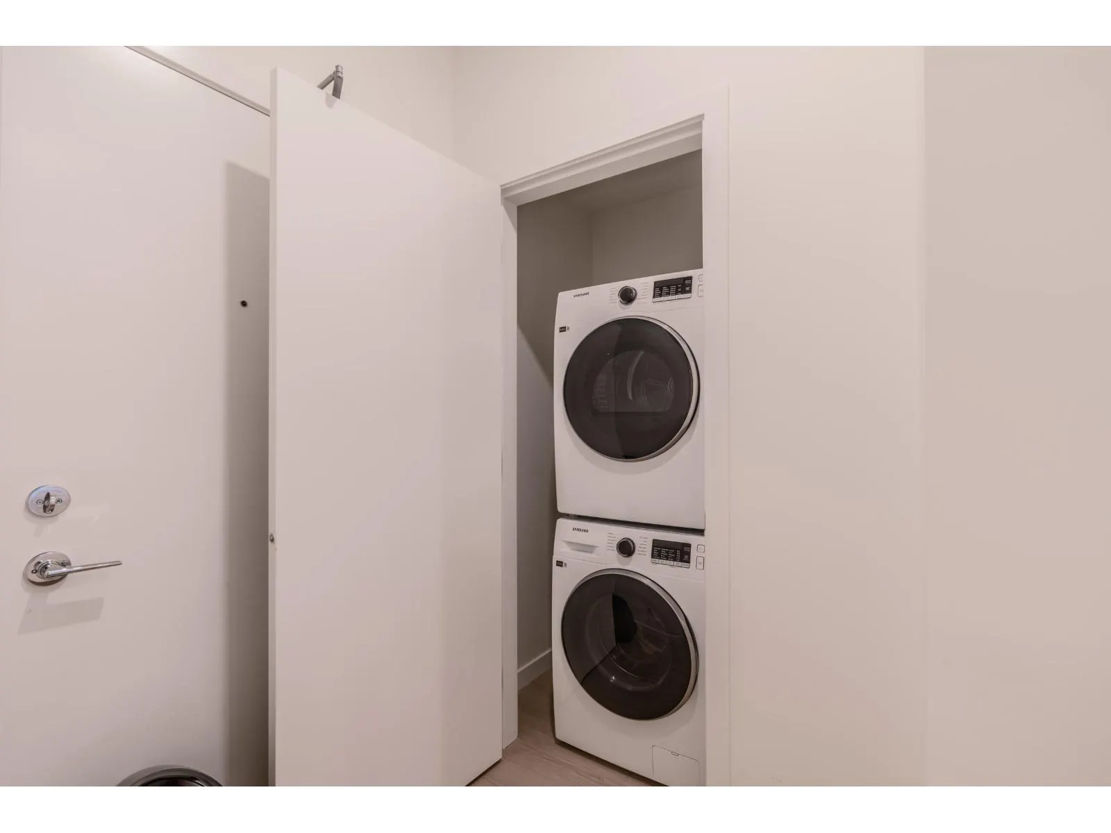 E115 10829 140 STREET