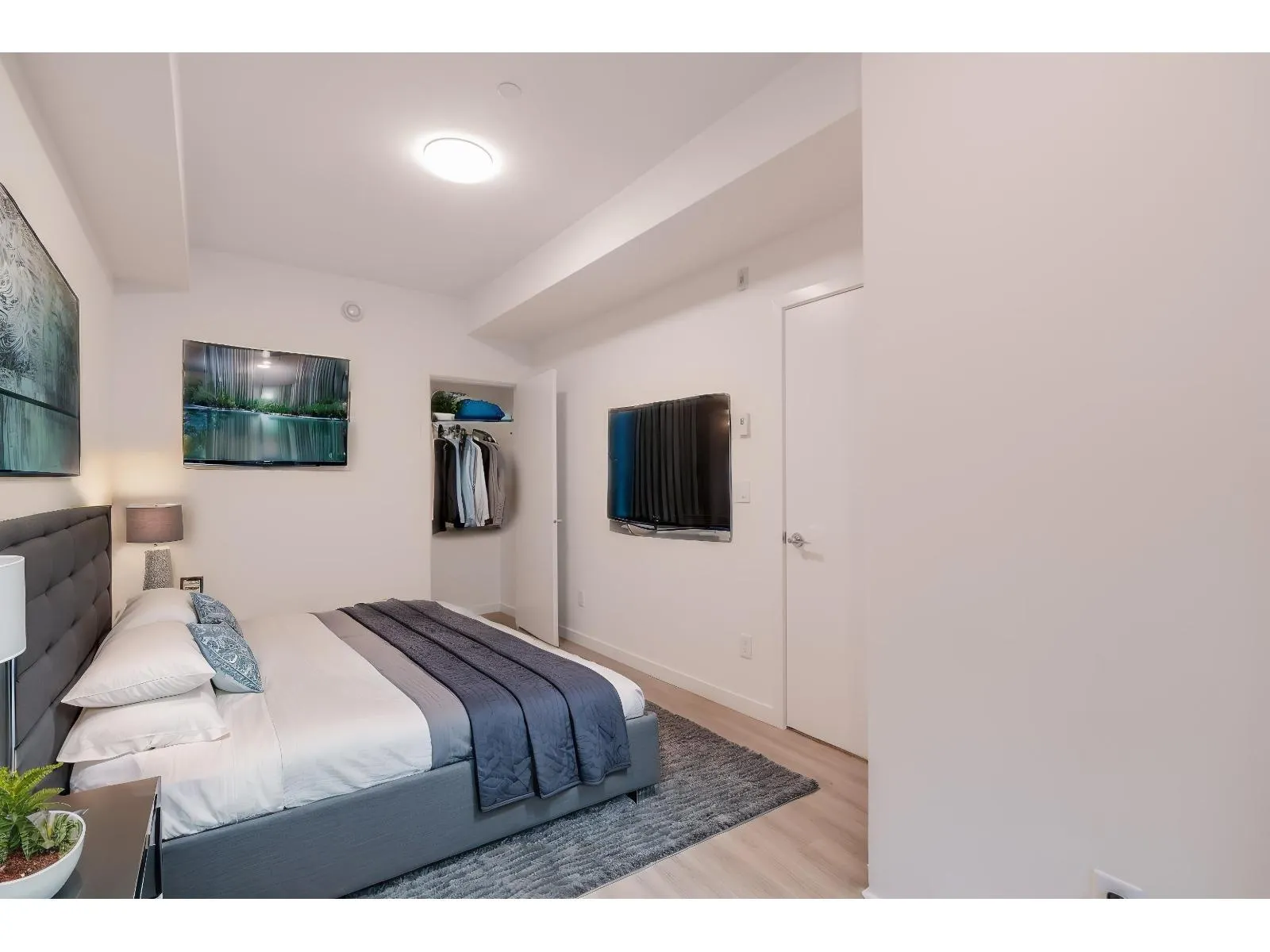 E115 10829 140 STREET