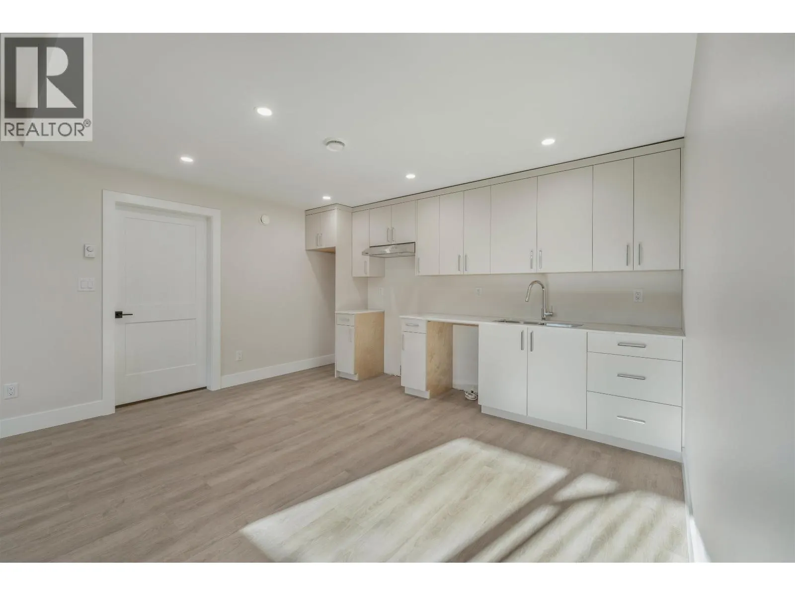 5089 HEADLANDS HEIGHTS