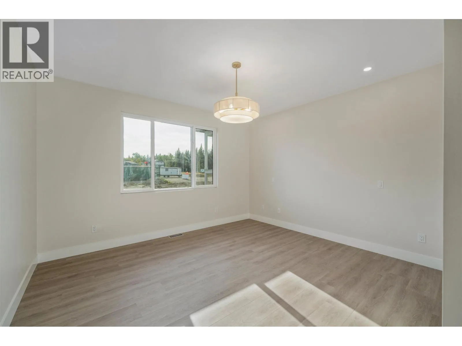 5089 HEADLANDS HEIGHTS