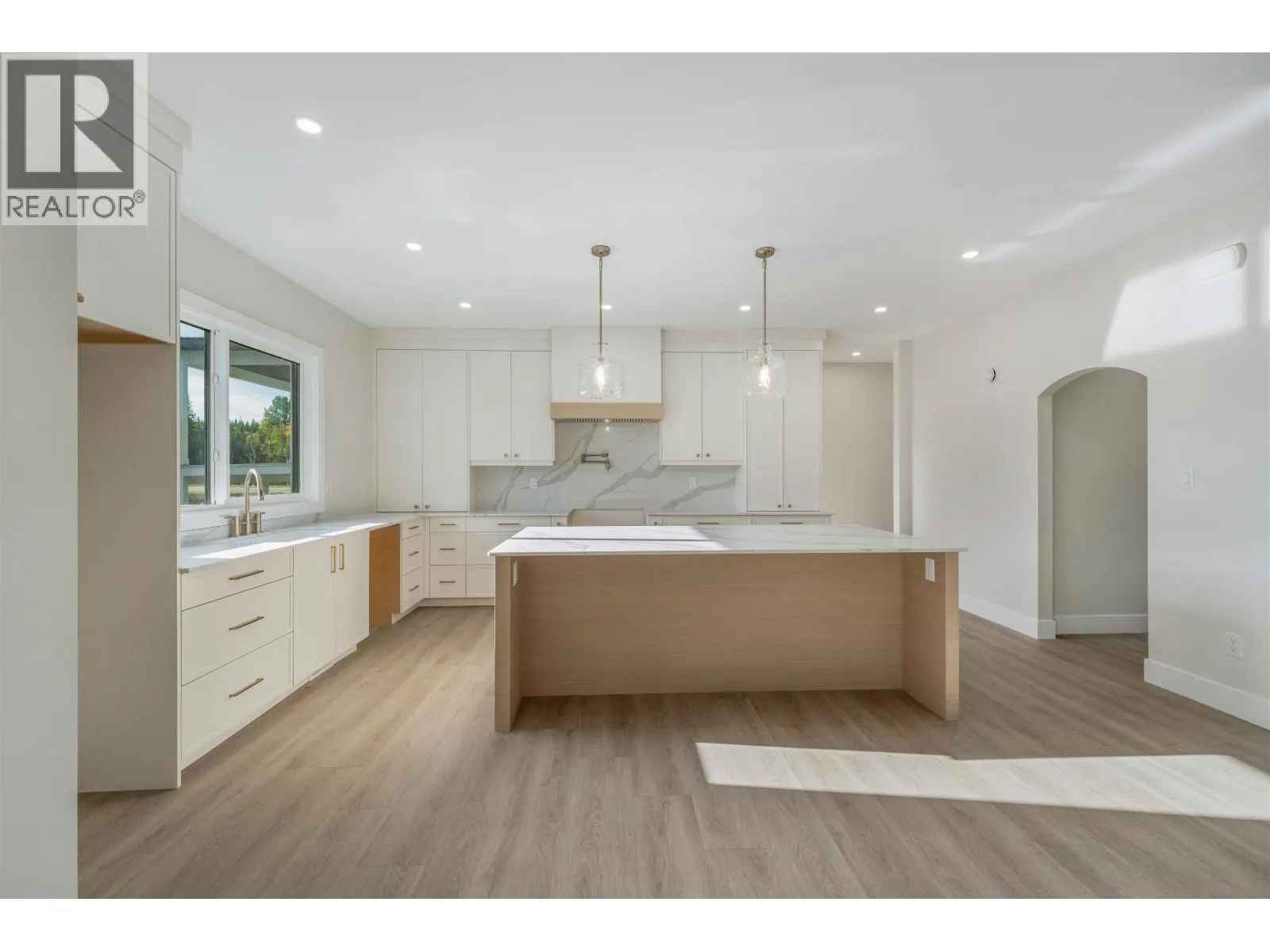 5089 HEADLANDS HEIGHTS