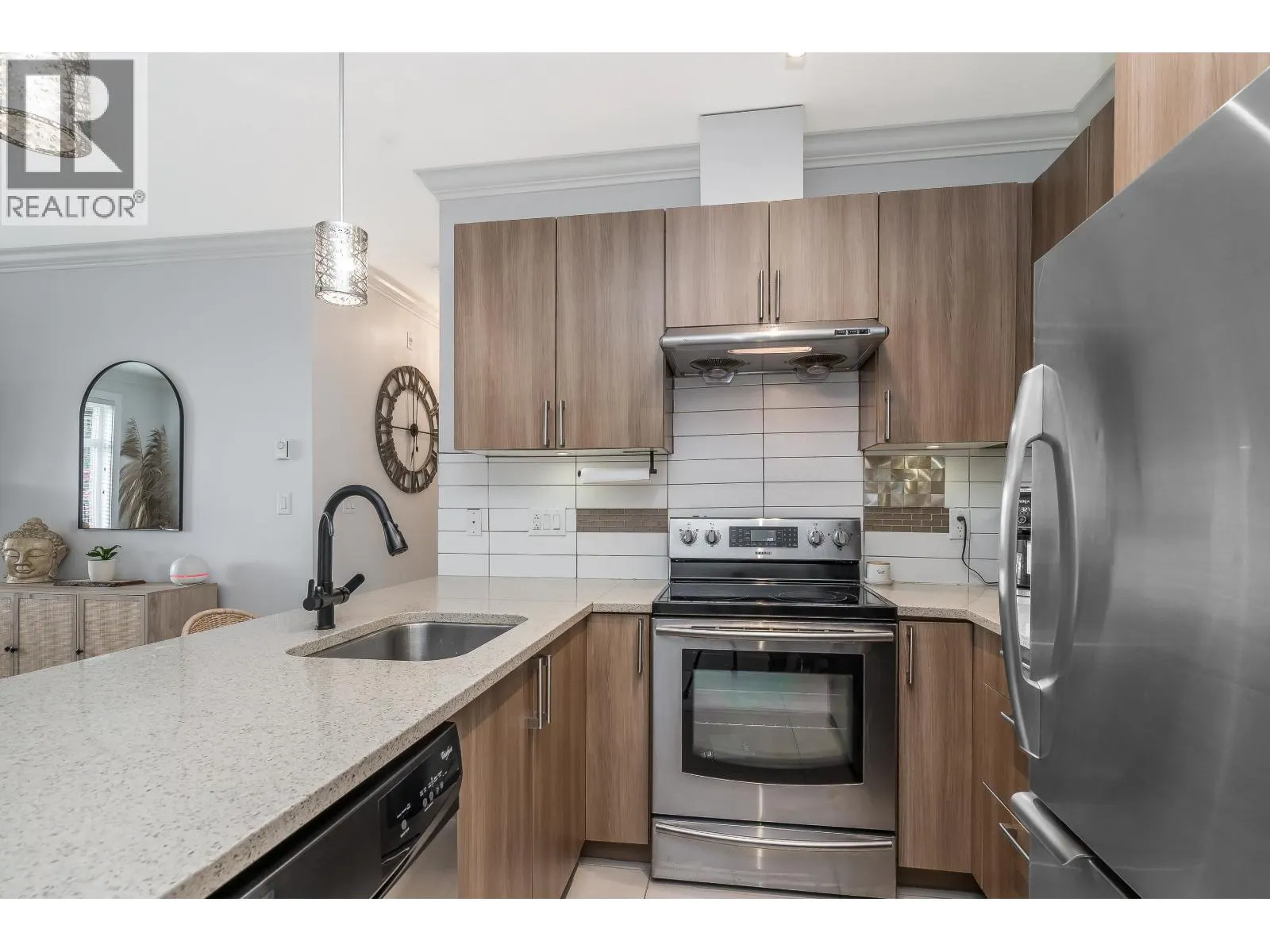 101 11566 224 STREET