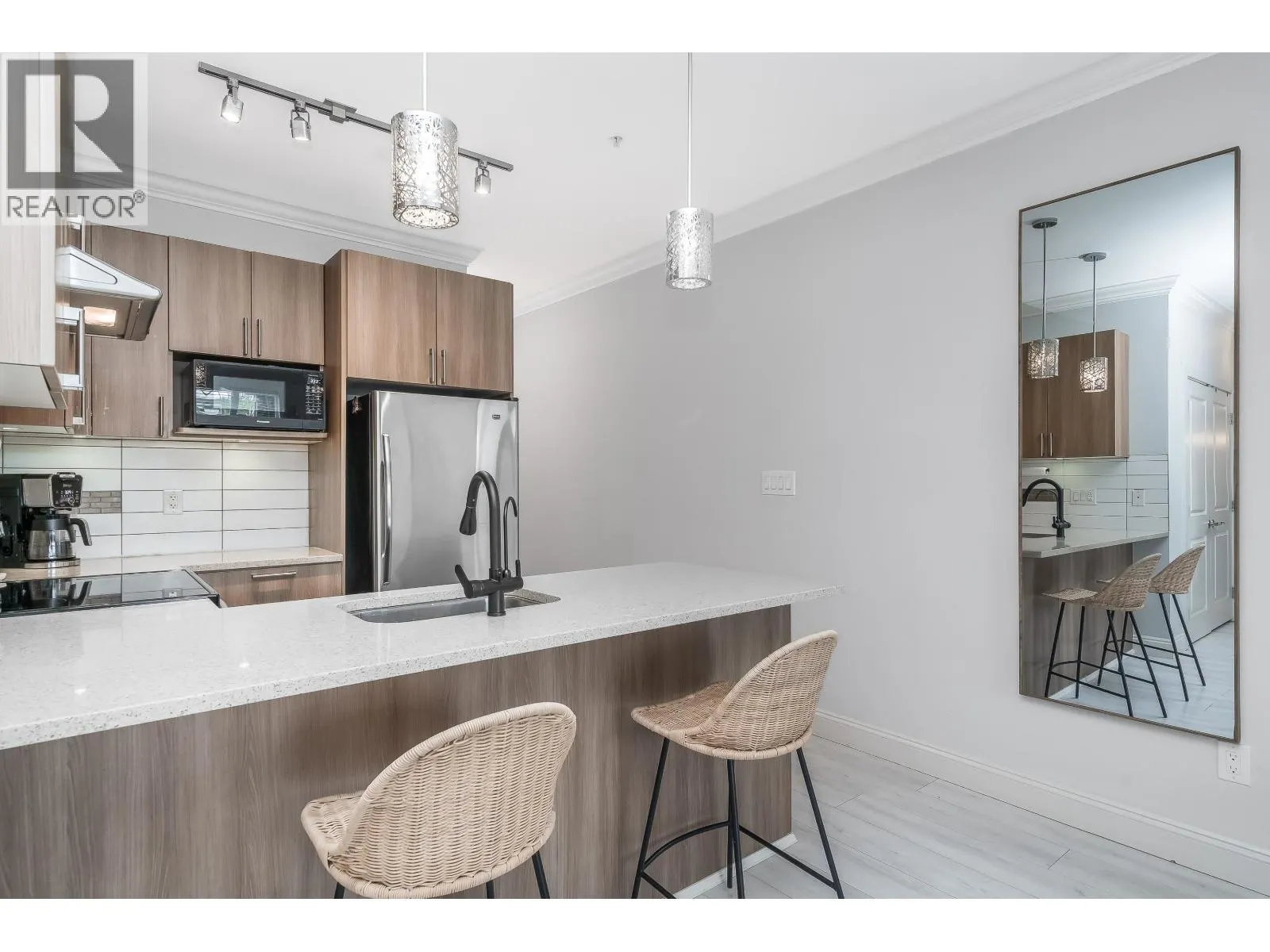 101 11566 224 STREET