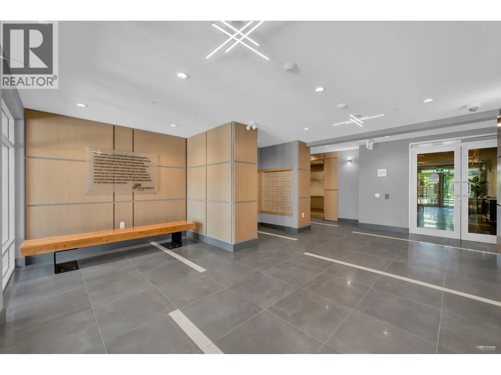 113 707 COMO LAKE AVENUE