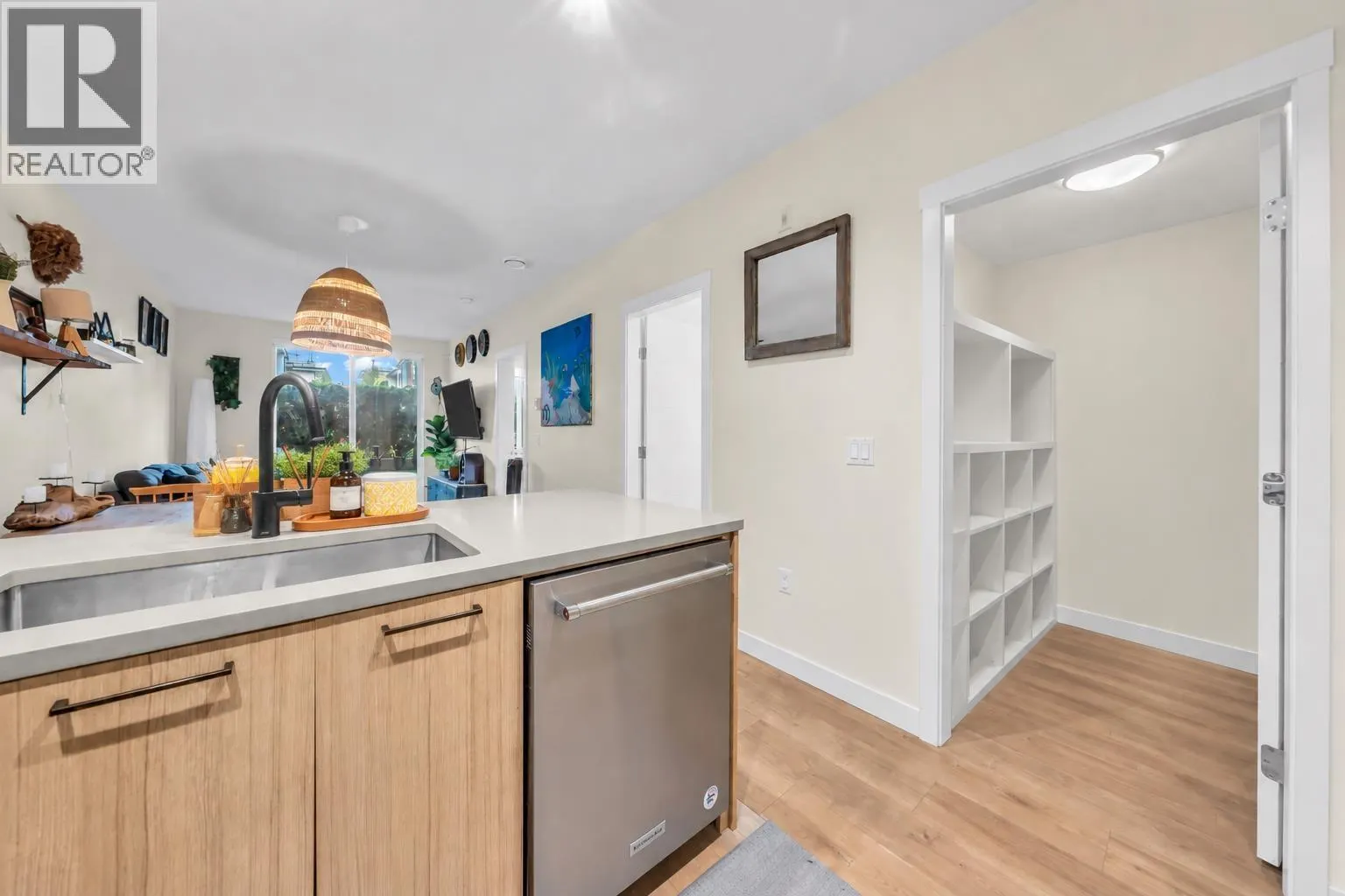 113 707 COMO LAKE AVENUE