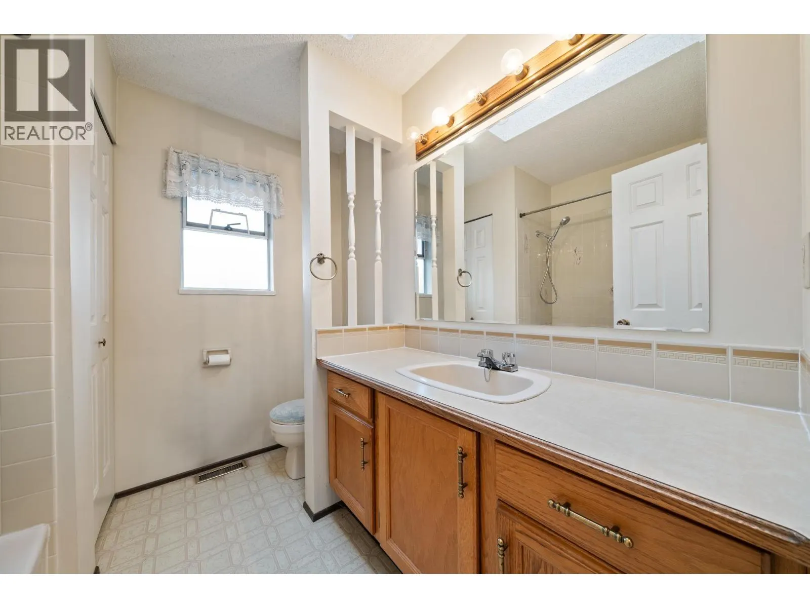 431 GLENBROOK DRIVE
