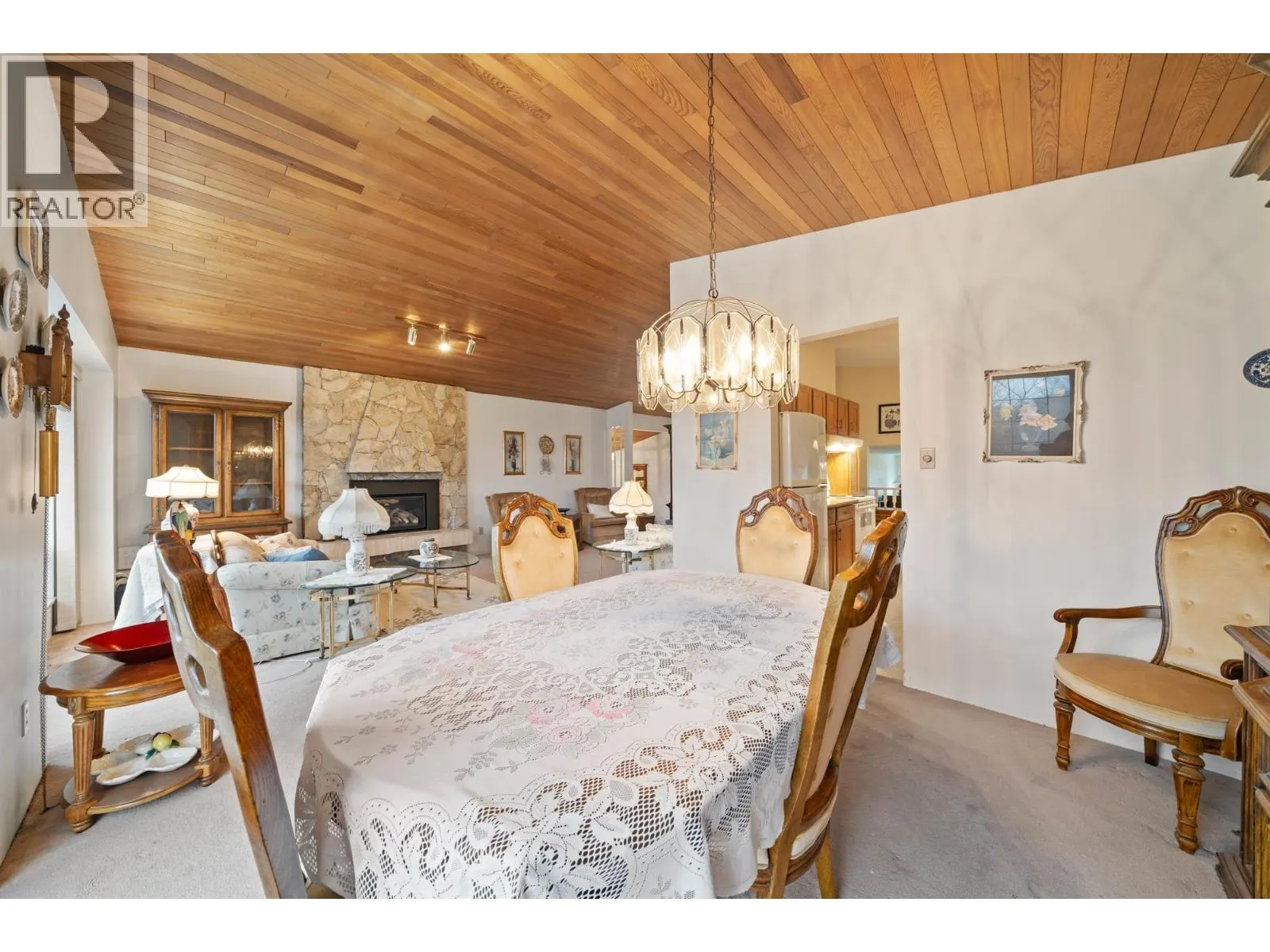 431 GLENBROOK DRIVE